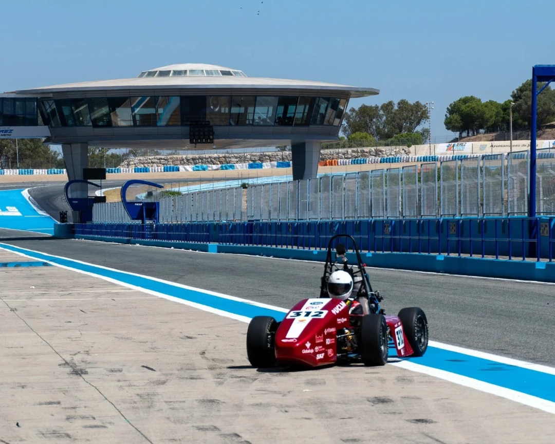 Monoplaza de Formula Student en el circuito de Jerez